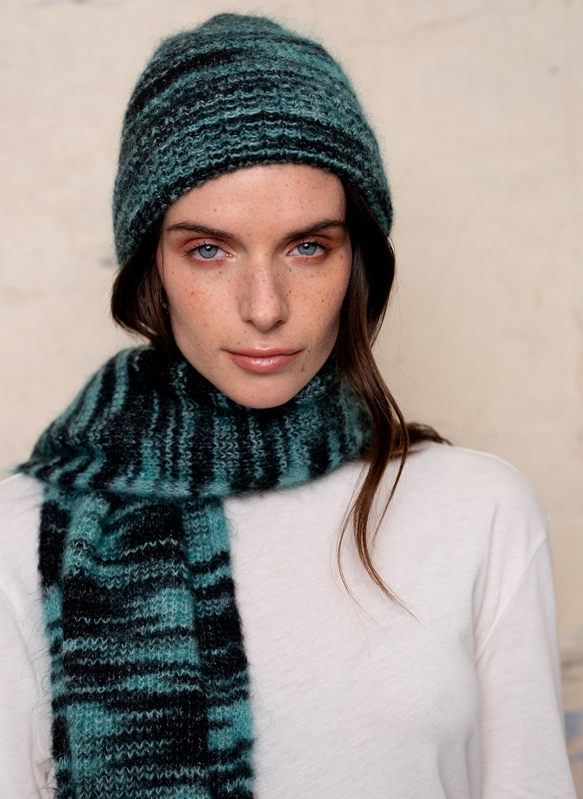 BAELIS raspberry scarf
